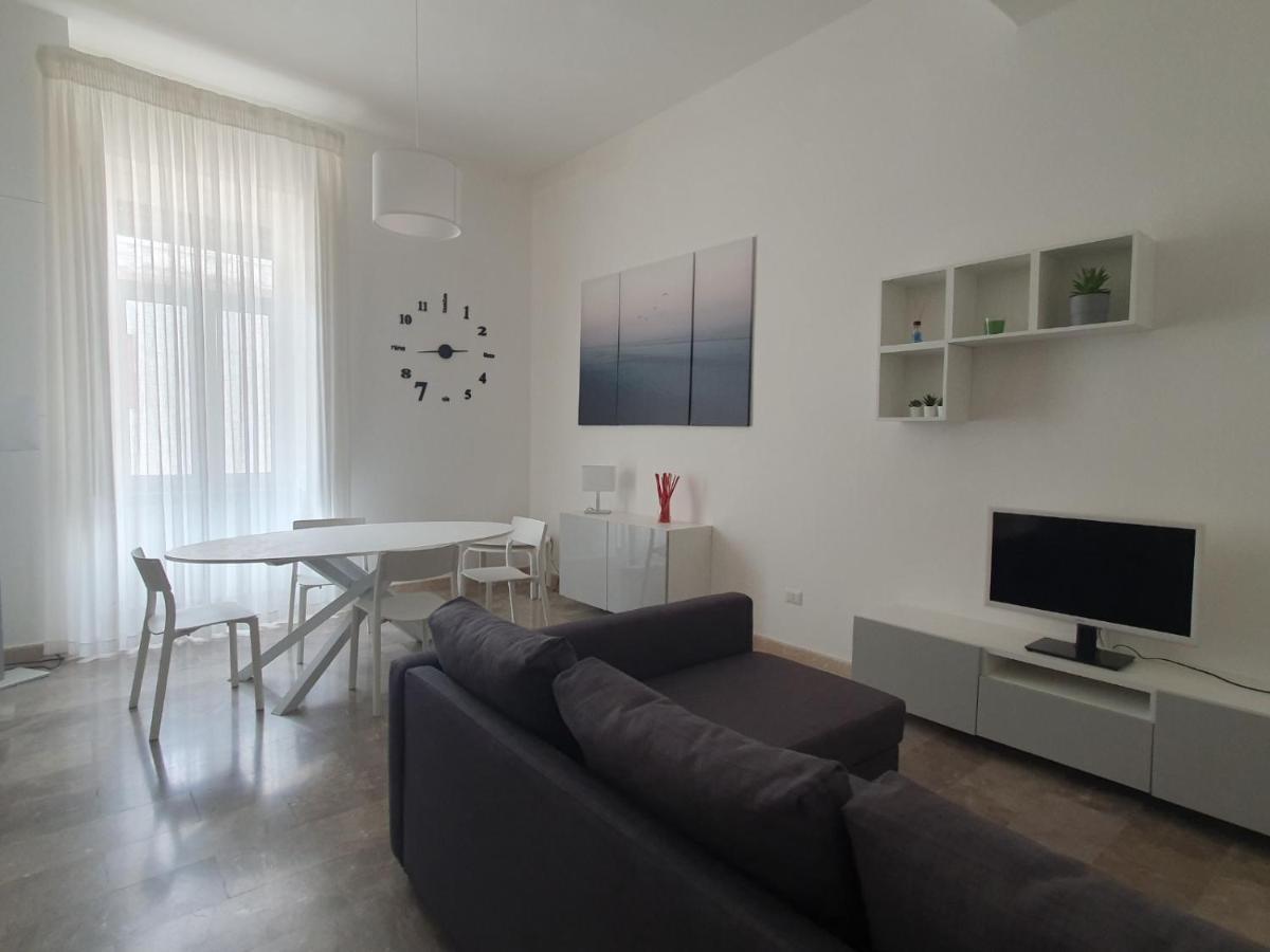 Papiro Blu Apartment Salerno Bagian luar foto