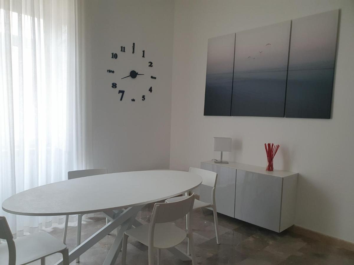Papiro Blu Apartment Salerno Bagian luar foto